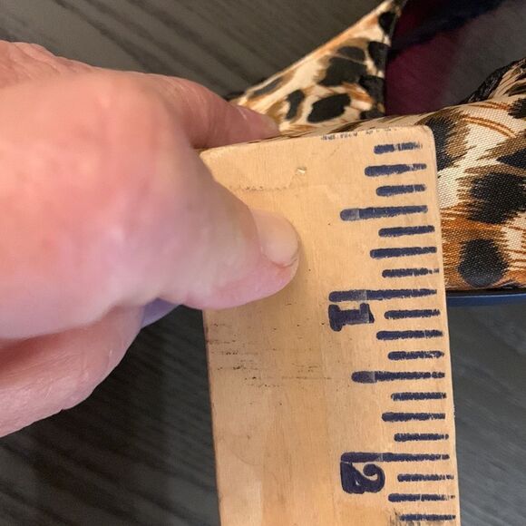 BKE Size 7 platform open toe strappy heels. Animal print - Picture 12 of 12